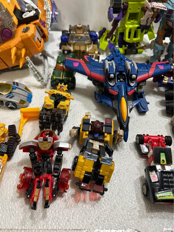 Huge LOT Transformers + The Armada Unicron too! FREE SHIPPING!