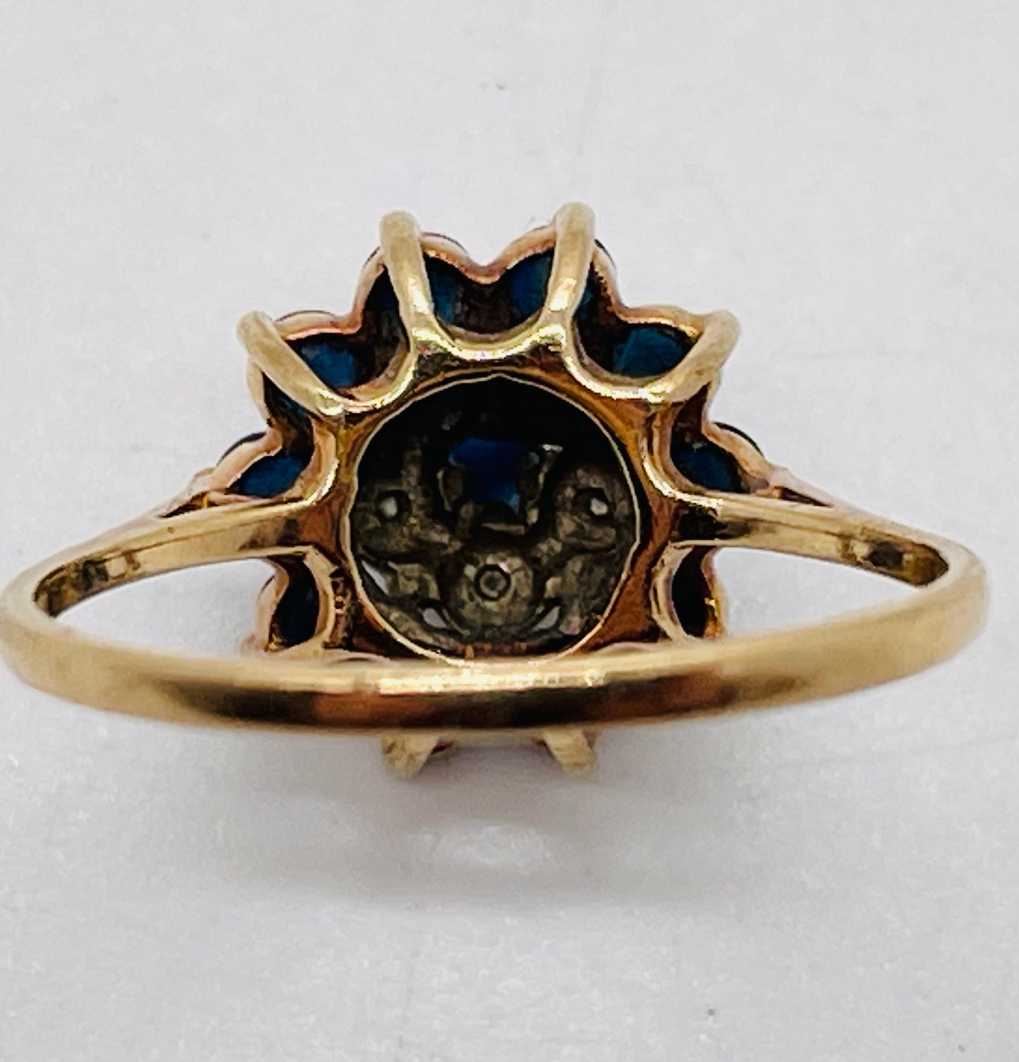 VINTAGE Blue Saphire & Diamond Cluster Flower 10K Yellow Gold Ring Size 7 (1.885g)