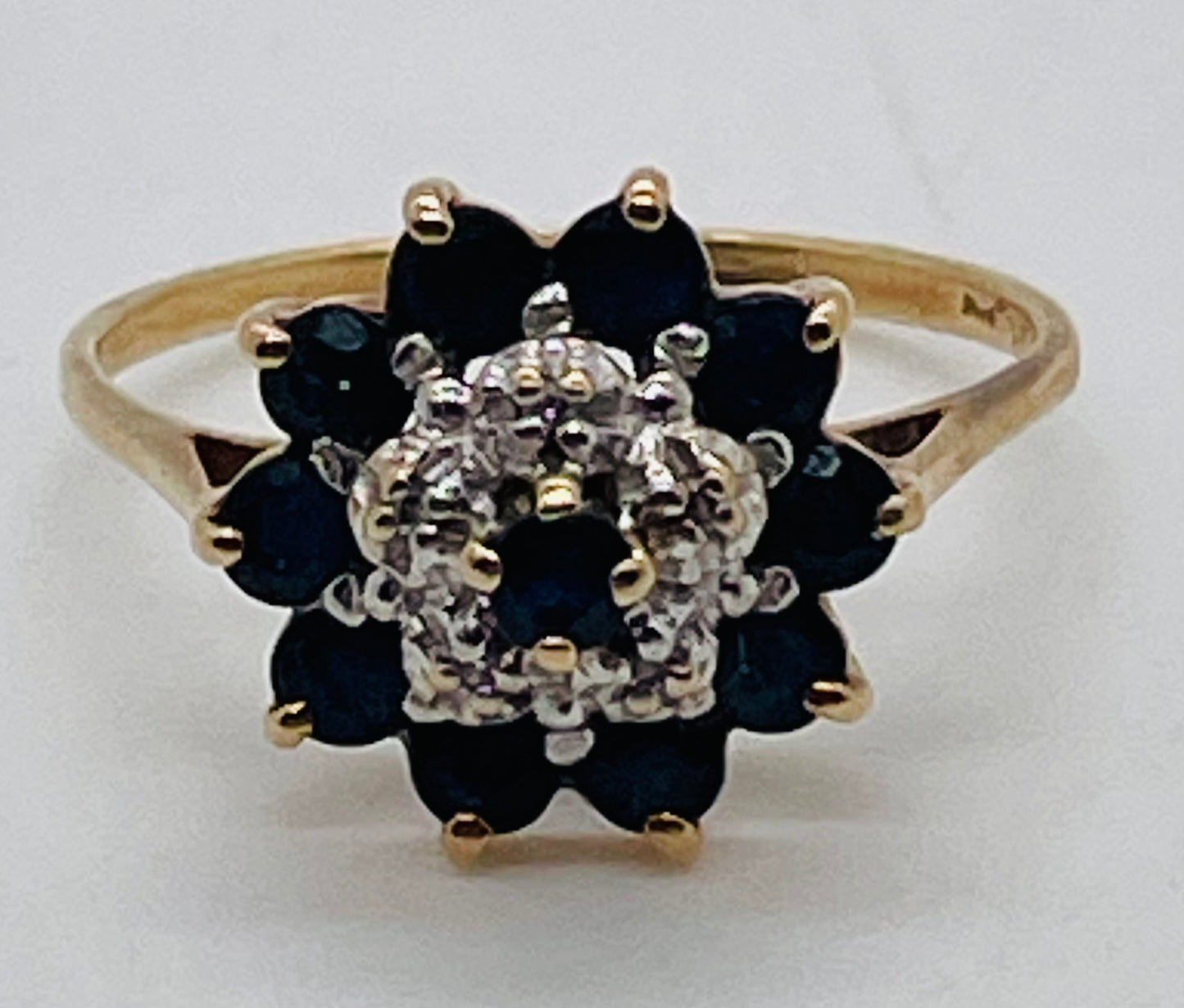 VINTAGE Blue Saphire & Diamond Cluster Flower 10K Yellow Gold Ring Size 7 (1.885g)