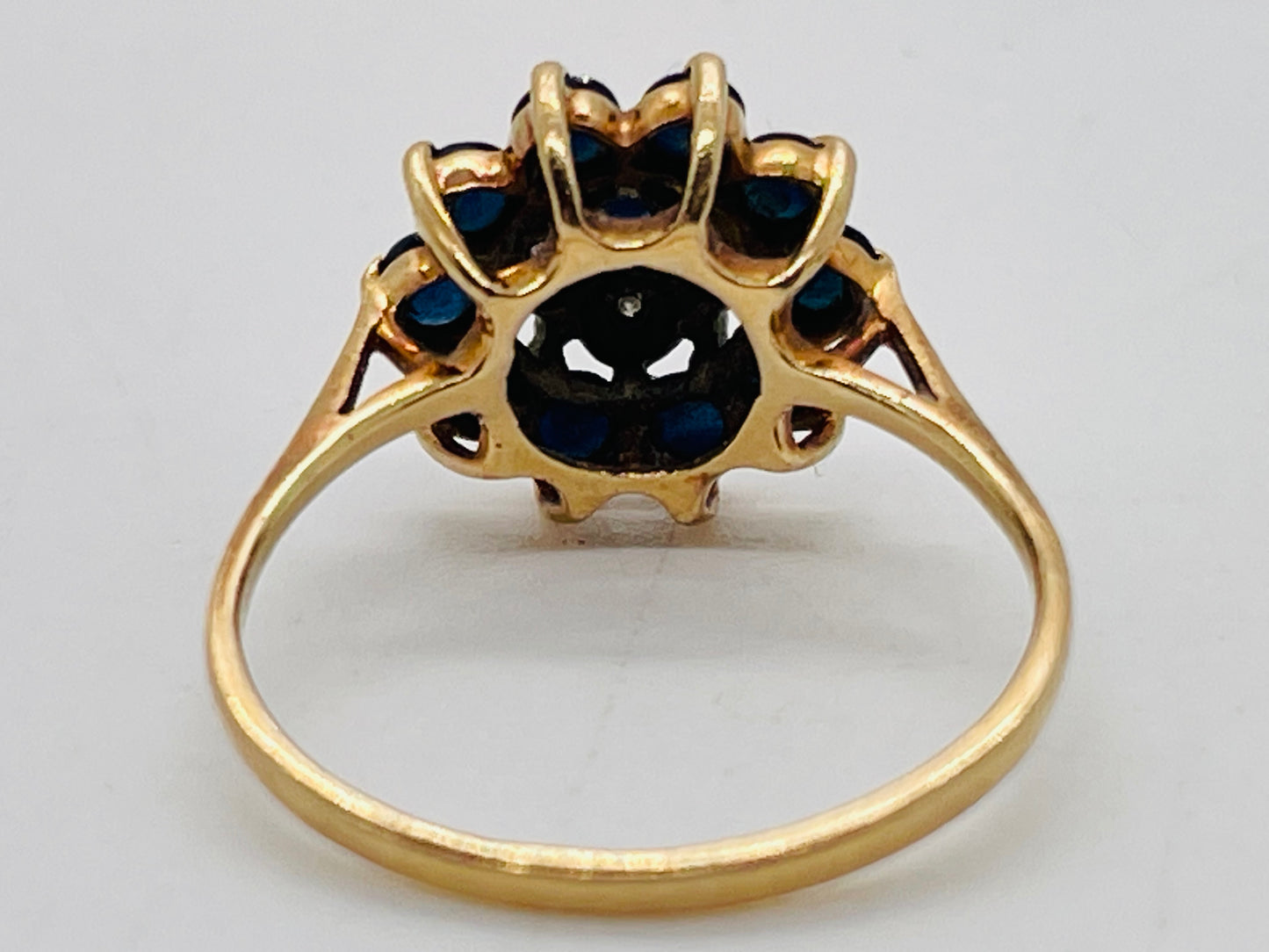 VINTAGE Blue Saphire & Diamond Cluster Flower 10K Yellow Gold Ring Size 7 (1.885g)